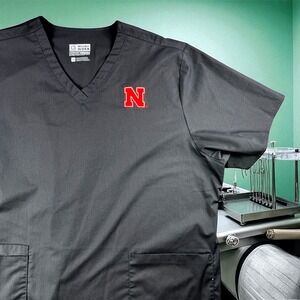 Wonder Work Scrub Top Men 3XL Nebraska Black Medical Everyday Stretch‎ Comfort